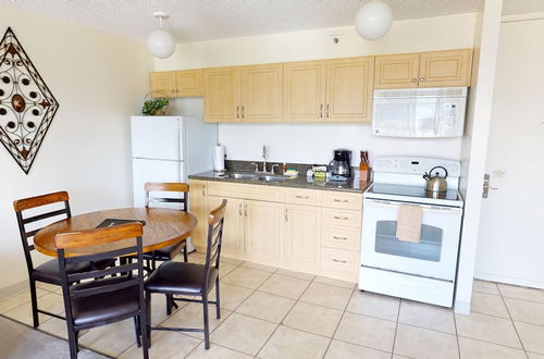 Photo 7 - Updated 22nd Floor Waikiki Condo - Free parking & WiFi - Ideal for large family! by Koko Resort Vacation Rentals