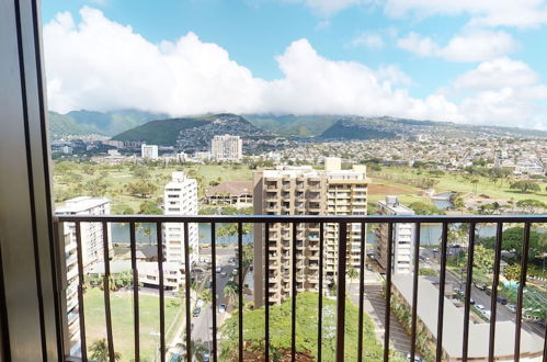 Foto 19 - Updated 22nd Floor Waikiki Condo - Free parking & WiFi - Ideal for large family! by Koko Resort Vacation Rentals