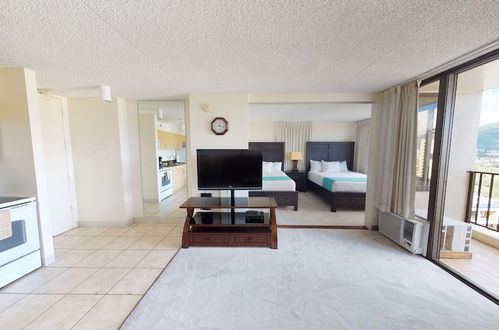 Foto 11 - Updated 22nd Floor Waikiki Condo - Free parking & WiFi - Ideal for large family! by Koko Resort Vacation Rentals