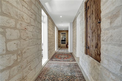 Foto 47 - New! Luxurious Home With Wine Cellar & Firepit