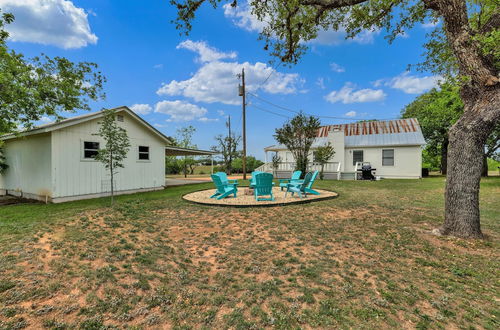 Photo 32 - Gorgeous Home on Wine Trail With Fire Pit