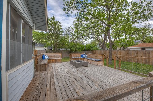 Foto 28 - Gorgeous Bluebonnet House With Deck and Fire Pit