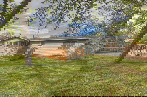 Foto 31 - Gorgeous Bluebonnet House With Deck and Fire Pit