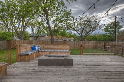 Photo 33 - Gorgeous Bluebonnet House With Deck and Fire Pit