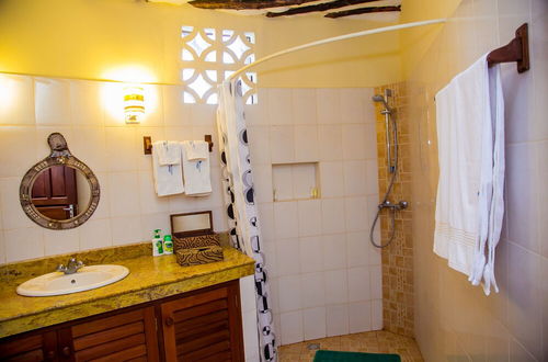 Photo 10 - Impeccable 2- Bedroom Cottage in Diani Beach, Galu