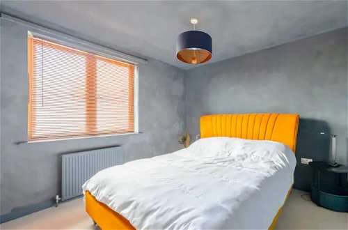 Photo 3 - Stunning & Chic 1 Bedroom Flat - Plaistow