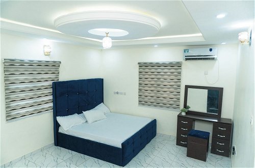 Photo 5 - Charming 3-bed Apartment in Transe Ekulu Phase 6