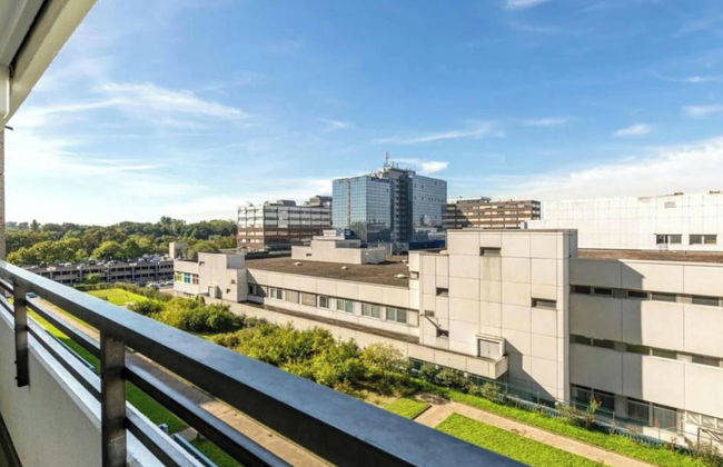 Stunning 1-bed Apartment in Neuss - Photo 10