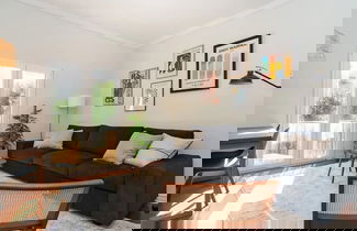 Foto 1 - Coastal Comfort: Apartment Retreat By The Sea