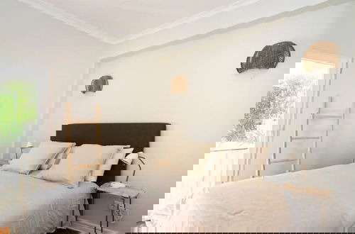 Foto 3 - Coastal Comfort: Apartment Retreat By The Sea