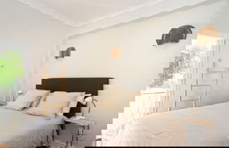 Foto 3 - Coastal Comfort: Apartment Retreat By The Sea