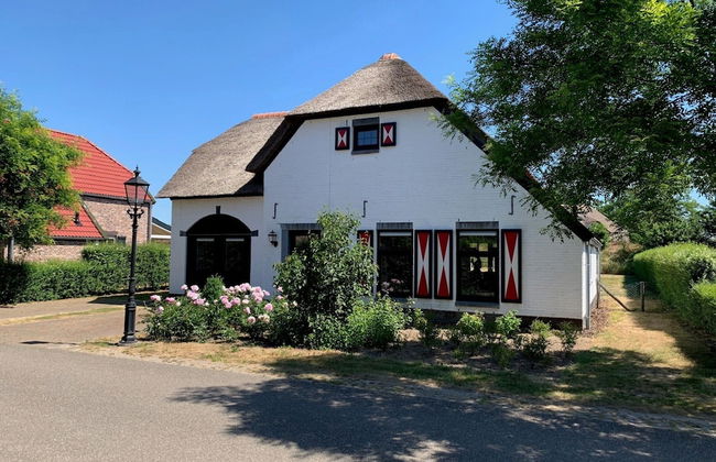 Nice Villa With Sauna, Whirlpool & Steam Shower - Photo 1