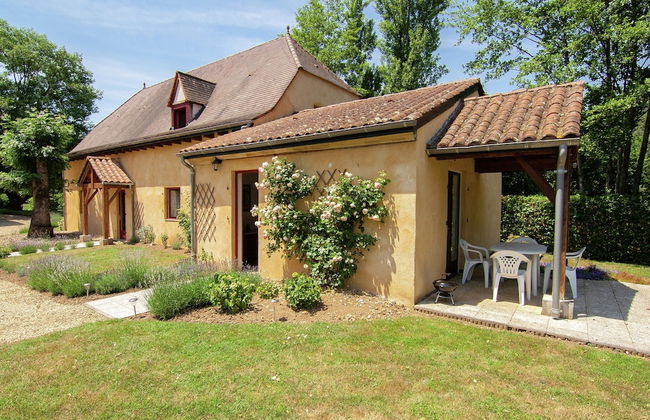 Appealing Apartment in Vezac With Swimming Pool - Photo 43