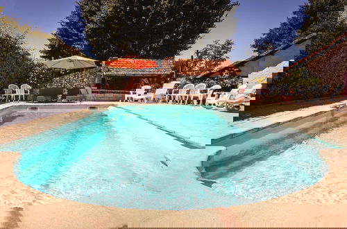 Foto 20 - Appealing Apartment in Vezac With Swimming Pool