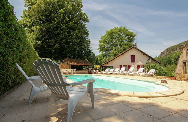 Appealing Apartment in Vezac With Swimming Pool - Photo 27