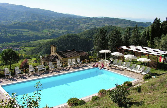 Serene Farmhouse in Dicomano With Swimming Pool - Foto 1