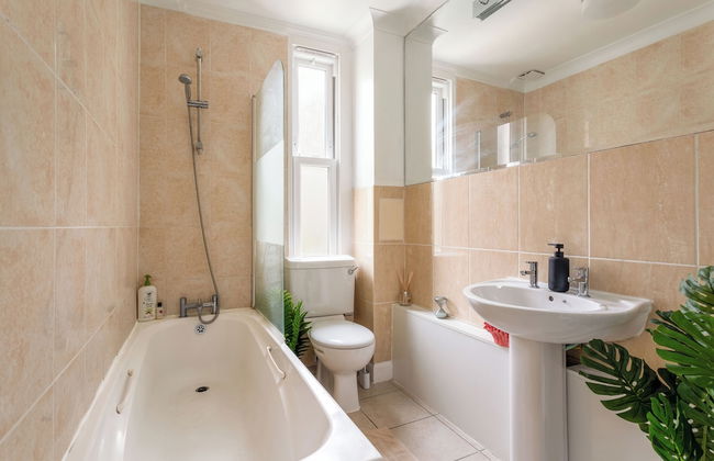 Super Central 3 Bed Property - Foto 6