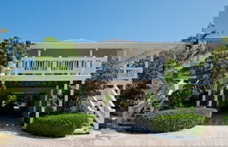 Foto 1 - Spectacular Seaside: Boutique Resort On Beach