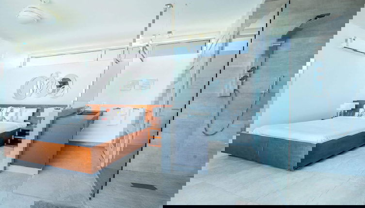 Foto 1 - Seaside Family Vacation Villa, Hotel Amenities v2