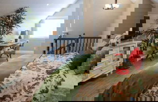 Foto 3 - Designer decorated 6 bedroom pool house