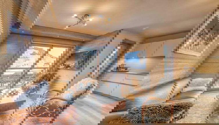 Foto 1 - Luxurious 4-room Apartment With Swimming Pool, Gym, spa and Parking