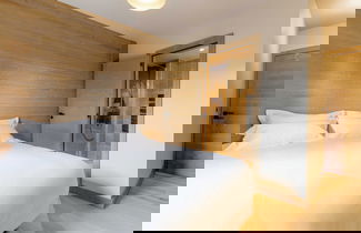 Foto 3 - Luxurious 4-room Apartment With Swimming Pool, Gym, spa and Parking
