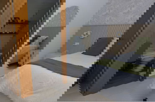 Foto 37 - Dream Stay - Pool & Gym - 10min Airport & Homs