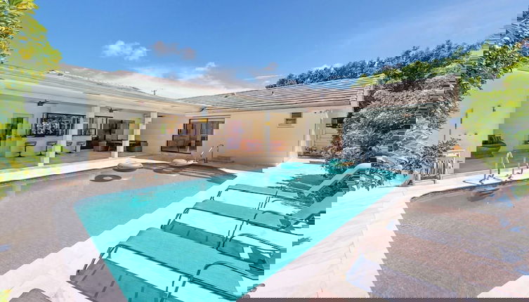 Foto 1 - Villa Shapira 6BR Luxurious Designer Home With Heated Pool