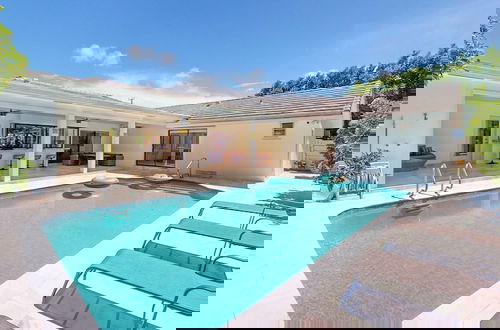 Foto 1 - Villa Shapira 6BR Luxurious Designer Home With Heated Pool