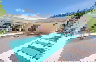 Foto 1 - Villa Shapira 6BR Luxurious Designer Home With Heated Pool