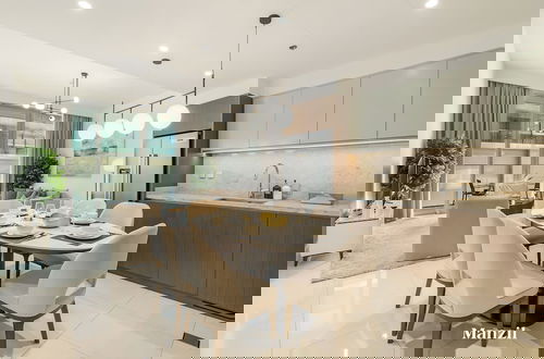 Foto 4 - Modern 2BR w Direct Beach Access, Emaar Beachfront