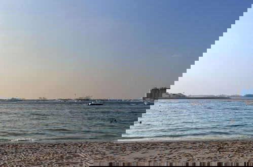 Foto 21 - Modern 2BR w Direct Beach Access, Emaar Beachfront