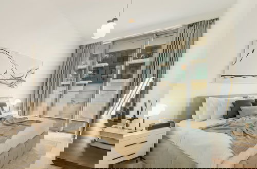 Foto 2 - Modern 2BR w Direct Beach Access, Emaar Beachfront