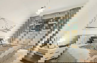 Foto 2 - Modern 2BR w Direct Beach Access, Emaar Beachfront