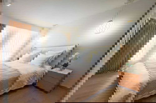 Foto 2 - Luxurious Apartment With Terrace