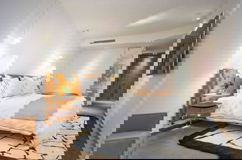 Foto 3 - Luxurious Apartment With Terrace