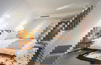Foto 3 - Luxurious Apartment With Terrace