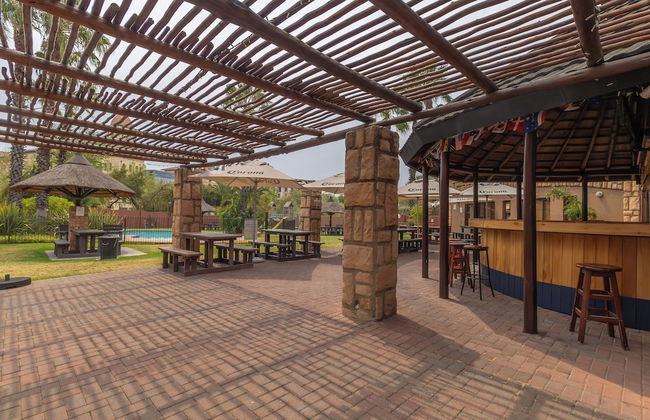 Exquisite 2 Bedroom Garden Townhouse in the Heart of Fourways - Foto 47