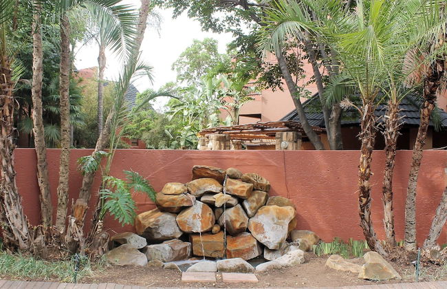 Exquisite 2 Bedroom Garden Townhouse in the Heart of Fourways - Foto 41