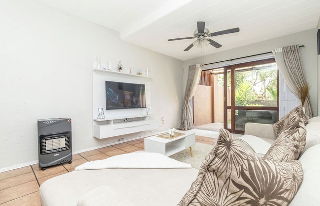 Exquisite 2 Bedroom Garden Townhouse in the Heart of Fourways - Foto 14