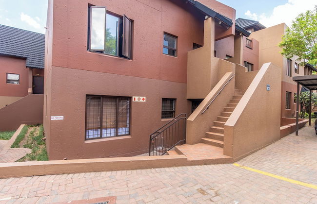 Exquisite 2 Bedroom Garden Townhouse in the Heart of Fourways - Foto 52
