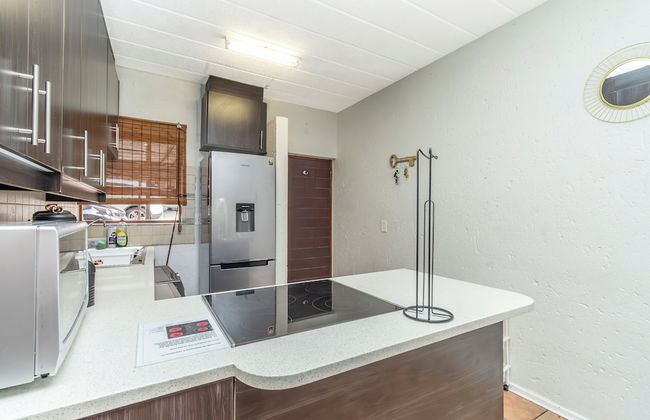 Exquisite 2 Bedroom Garden Townhouse in the Heart of Fourways - Foto 11