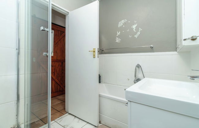 Exquisite 2 Bedroom Garden Townhouse in the Heart of Fourways - Foto 20