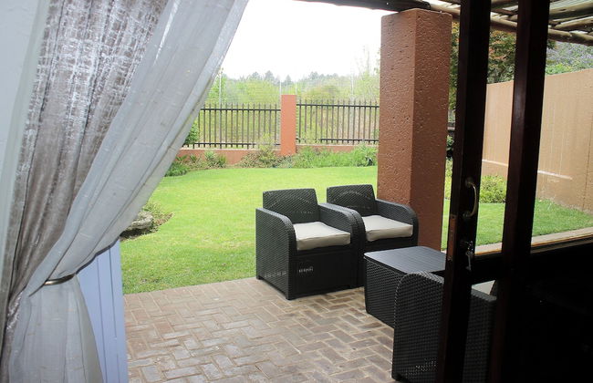 Exquisite 2 Bedroom Garden Townhouse in the Heart of Fourways - Foto 46