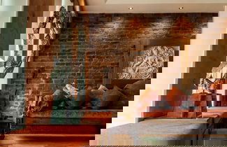Photo 1 - The Famous Floor Sleeps 26 and Group Acc Sleeps30