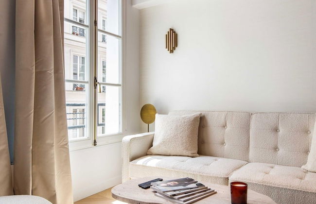 Magnificent Apartment /AC -1br/4p- Palais-royal - Photo 10