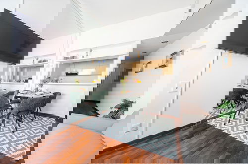 Foto 47 - Modern Split Level Apartment