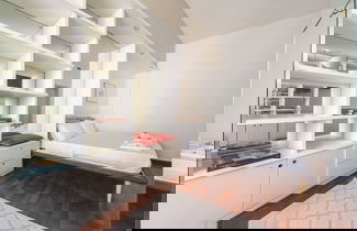 Foto 2 - Modern Split Level Apartment