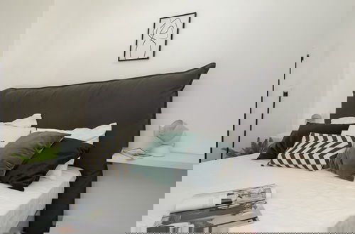 Foto 12 - Modern Split Level Apartment