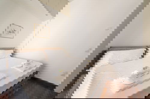Foto 5 - Modern Split Level Apartment